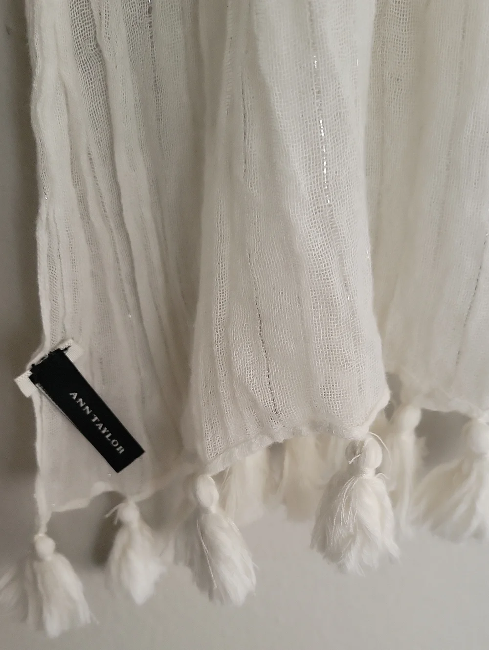Ann Taylor White Tassel-Hem Crinkle Scarf